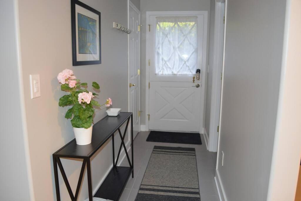 1-Bedroom Seaview Guesthouse On Seattle Luxury Estate With Views Of Olympic Mountains المظهر الخارجي الصورة