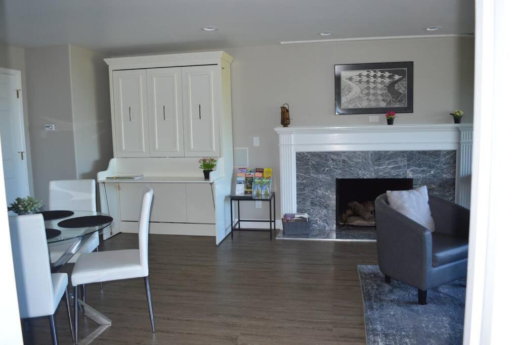 1-Bedroom Seaview Guesthouse On Seattle Luxury Estate With Views Of Olympic Mountains المظهر الخارجي الصورة