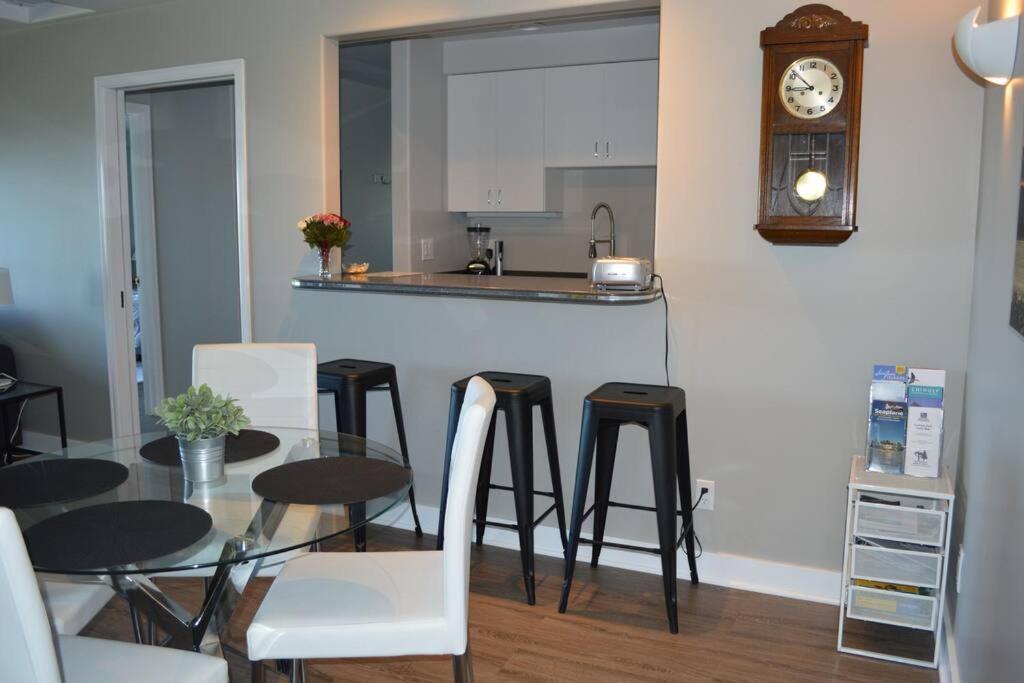 1-Bedroom Seaview Guesthouse On Seattle Luxury Estate With Views Of Olympic Mountains المظهر الخارجي الصورة