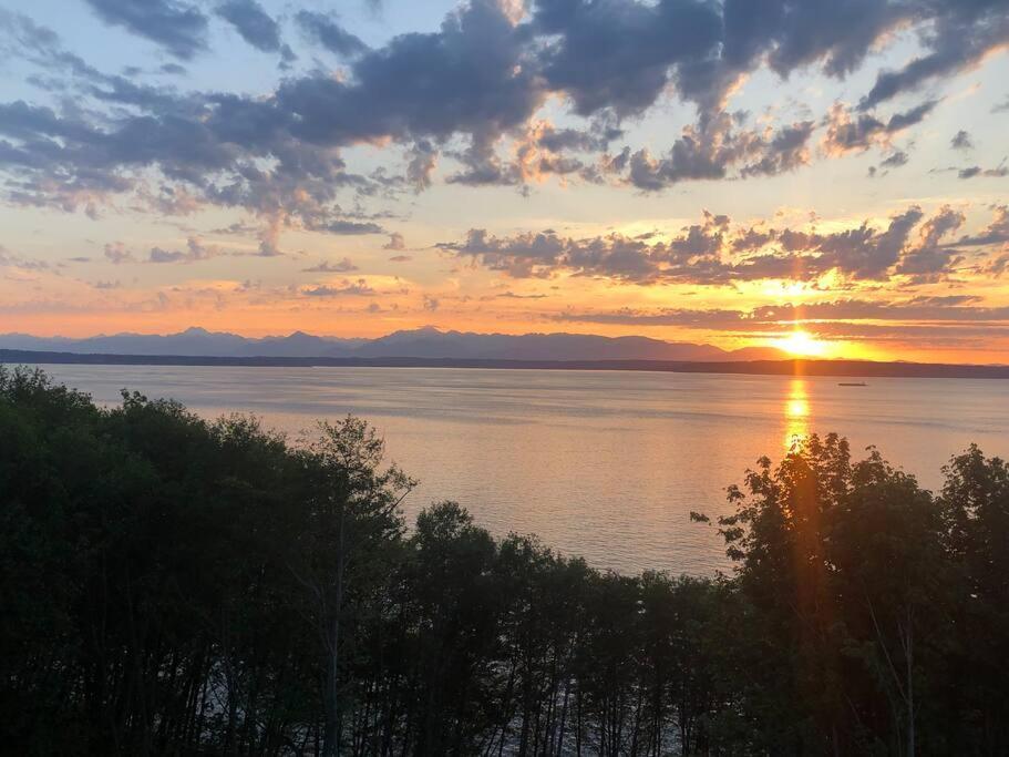 1-Bedroom Seaview Guesthouse On Seattle Luxury Estate With Views Of Olympic Mountains المظهر الخارجي الصورة